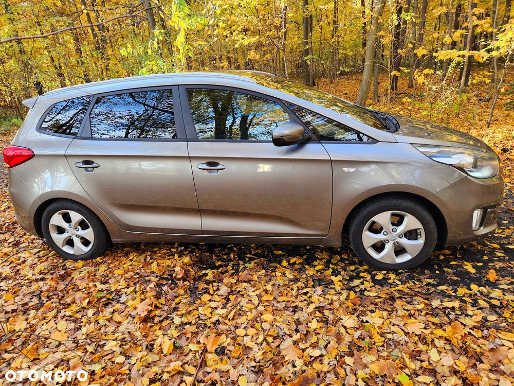 Kia Carens 1.7 CRDi XL 7os - 18