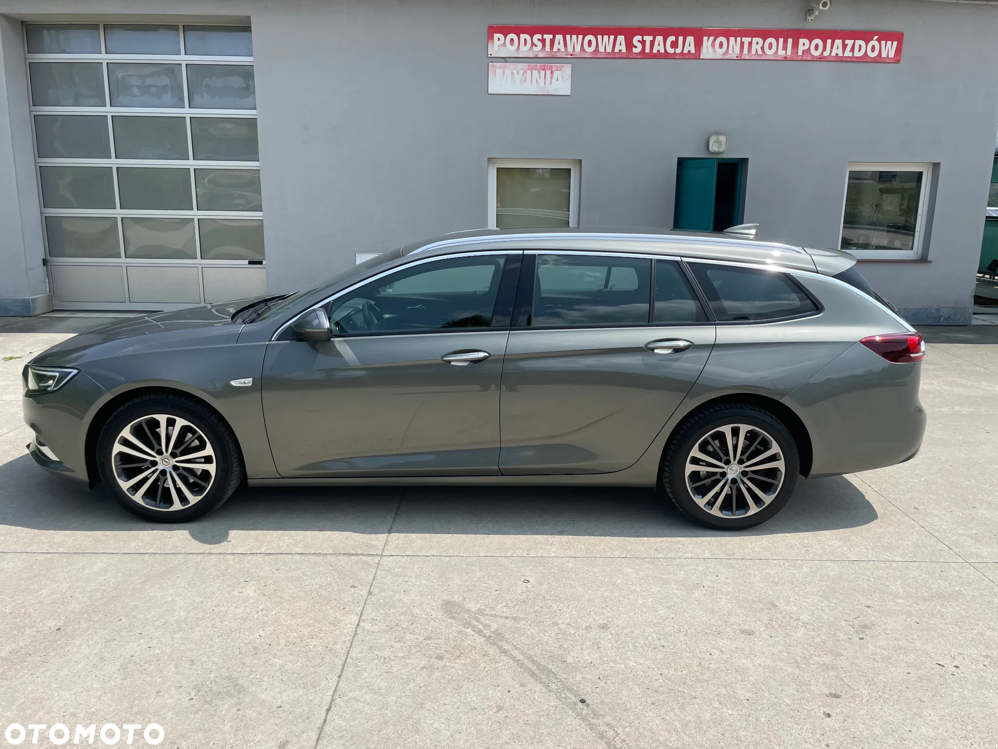 Opel Insignia 2.0 CDTI 4x4 Automatik Design Edition - 4