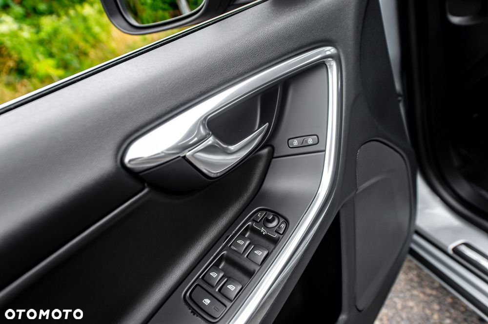 Volvo V60 T3 Geartronic Powershift RDesign - 30