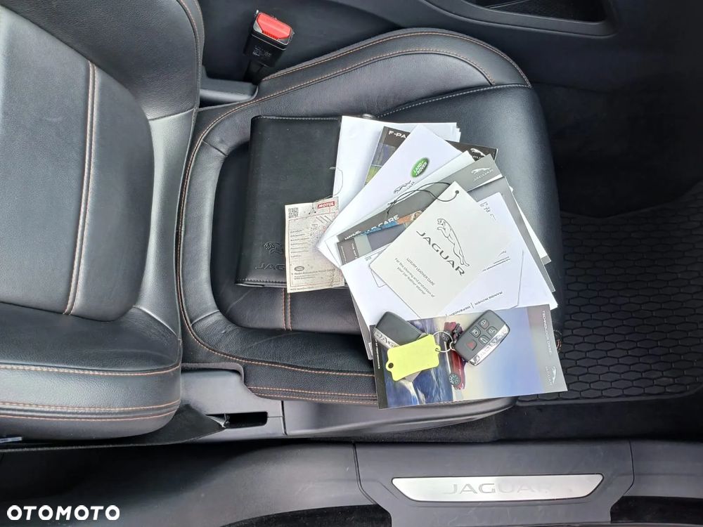 Jaguar F-Pace 20d AWD Prestige - 14
