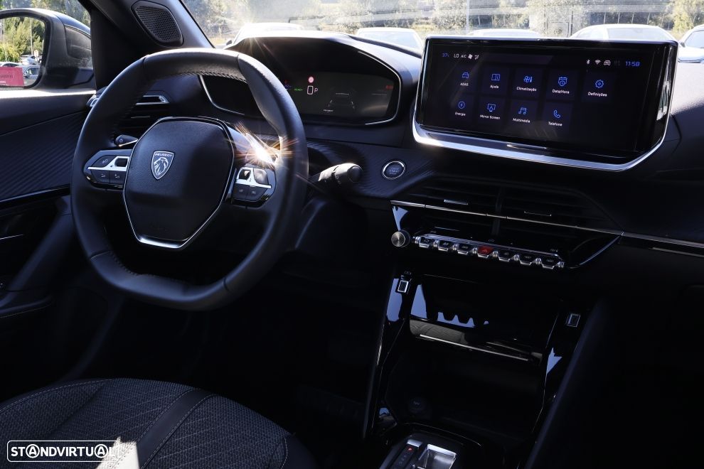 Peugeot e-2008 54 kWh Allure - 11