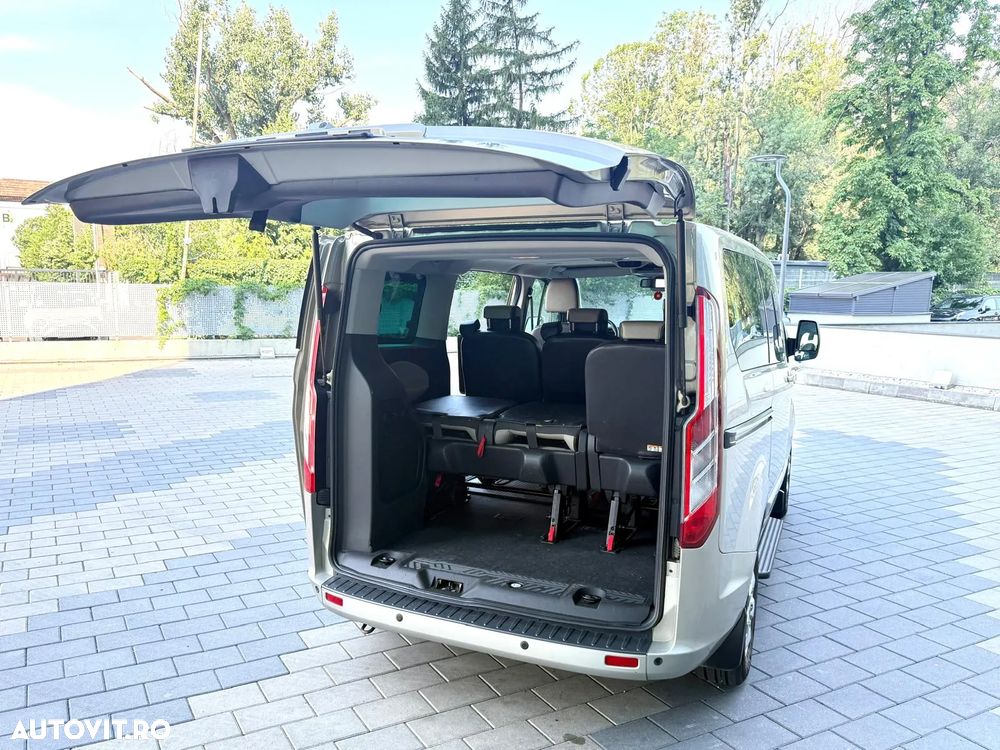 Ford Tourneo Custom - 12