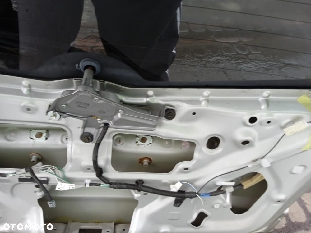 KLAPA TYLNA TOYOTA COROLLA VERSO 04-09 ZAMEK STOP MECHANIZM WYCIERACZKI BEZ SZYBY - 6