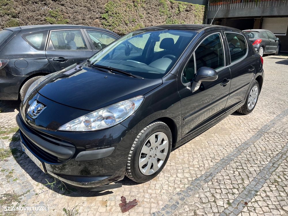 Peugeot 207 - 1