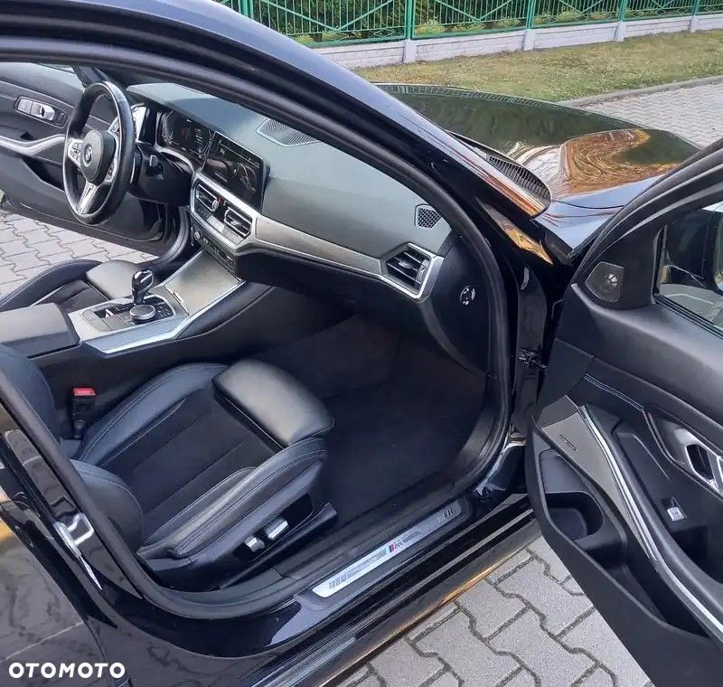 BMW Seria 3 330e xDrive M Sport sport - 23