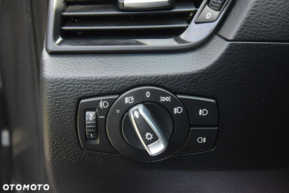 BMW X1 xDrive18d - 32