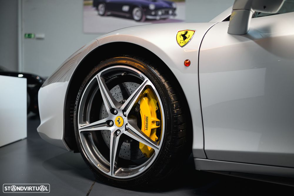 Ferrari 458 Italia Spider - 7