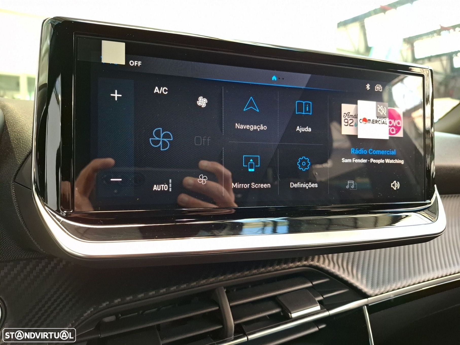 Peugeot e-2008 54 kWh Allure - 23