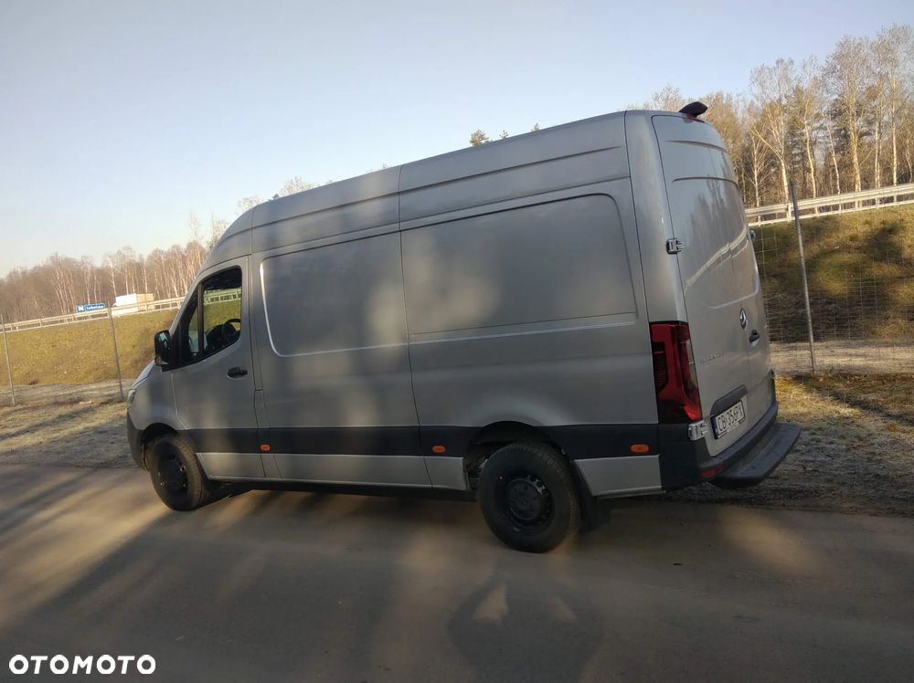 Mercedes-Benz Sprinter - 15