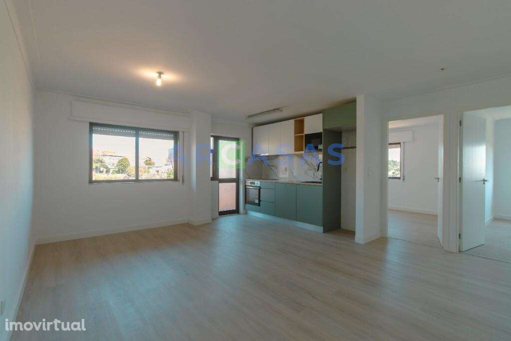 Apartamento T2 renovado e com varanda em Santegãos, Rio Tinto, Gondoma - Grande imagem: 2/17