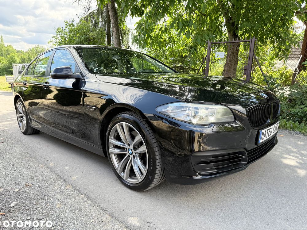 BMW Seria 5 520d xDrive Luxury Line