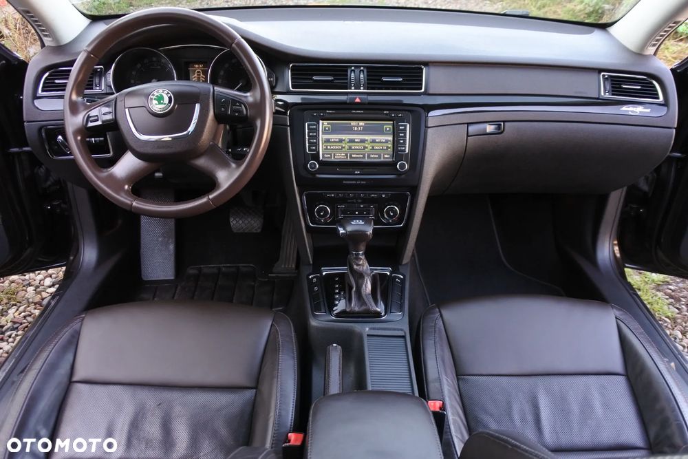 Skoda Superb Combi 2.0 TDI DSG L&K - 13