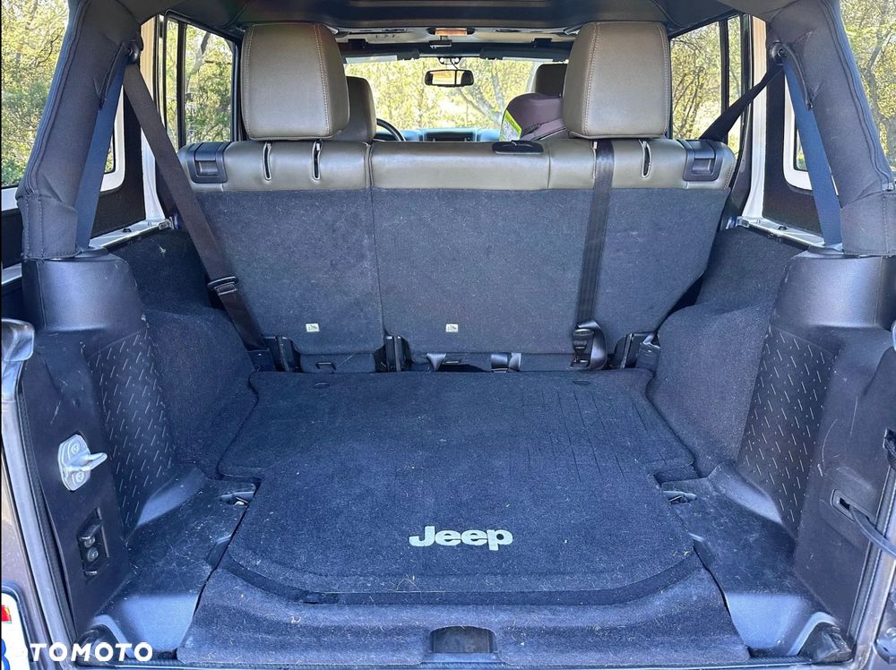 Jeep Wrangler Unlimited 3.6 Automatik Sahara - 22