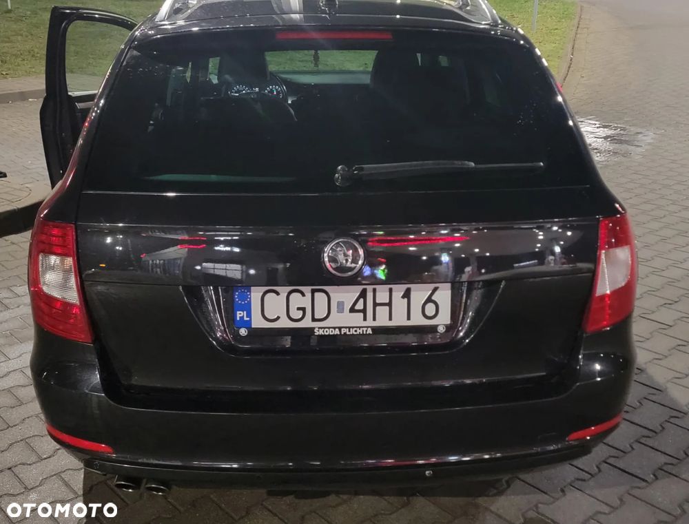 Skoda Superb 2.0 TDI DSG Exclusive - 4