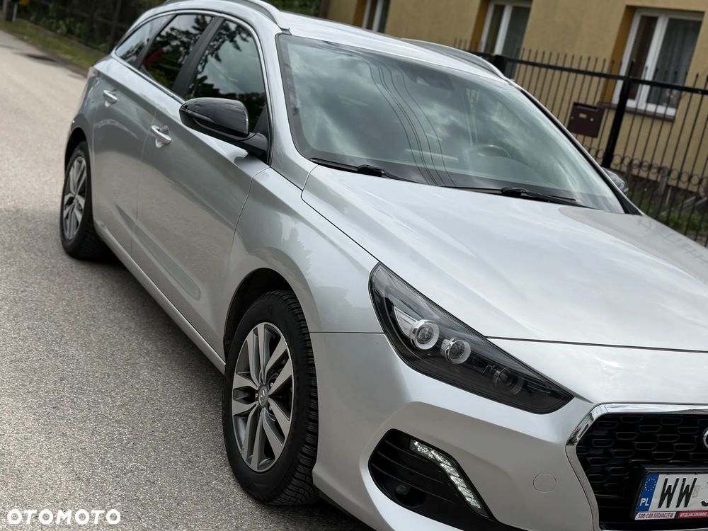 Hyundai i30 1.6 D Comfort DCT - 38