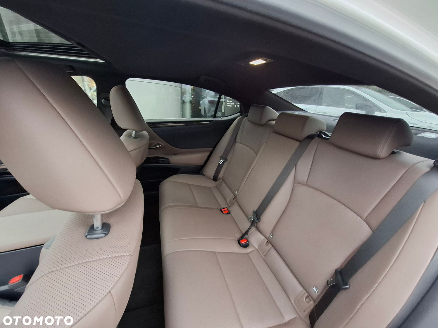 Lexus ES - 16