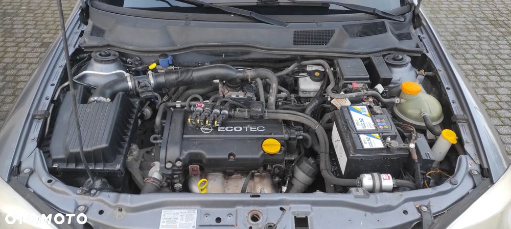 Opel Astra 1.4 Essentia - 12