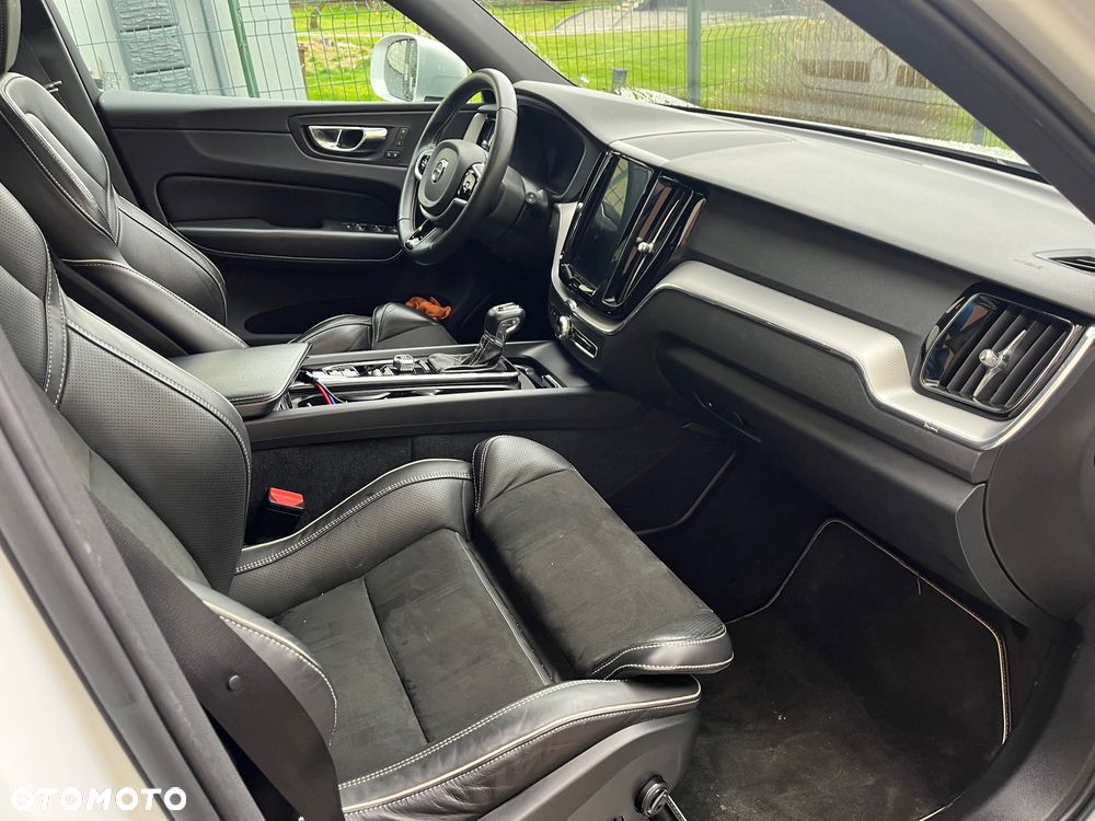 Volvo XC 60 D4 AWD R-Design - 2