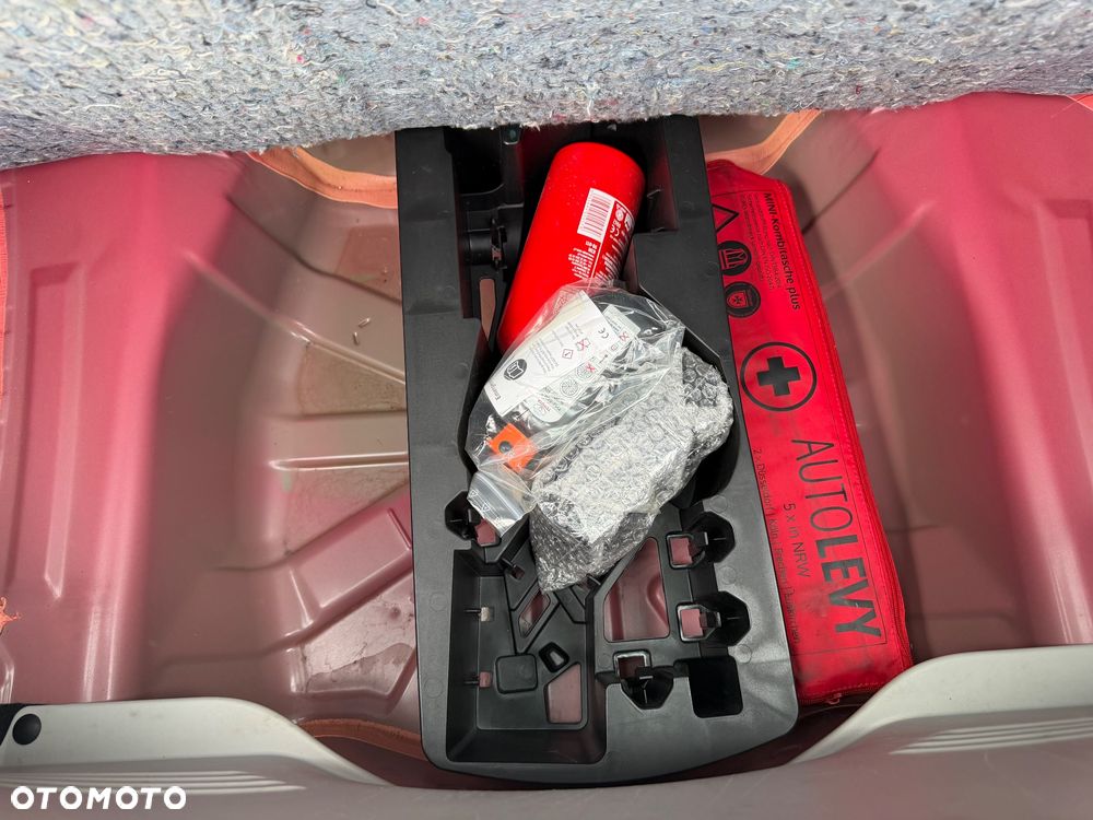 Toyota Aygo x-play touch - 18