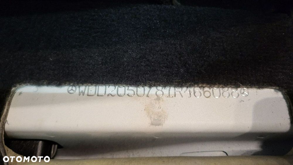 Mercedes-Benz Klasa C 200 4MATIC 9G-TRONIC - 29