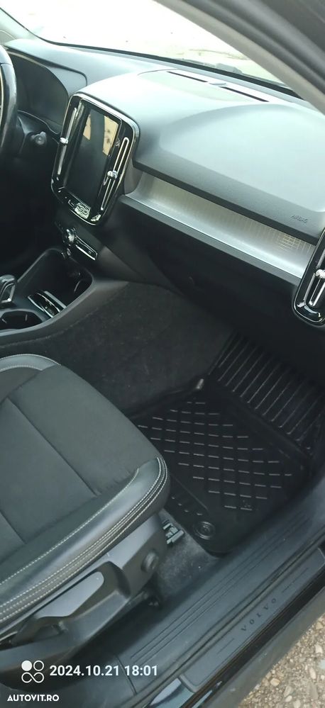 VOLVO XC40 2019 — imagine 9