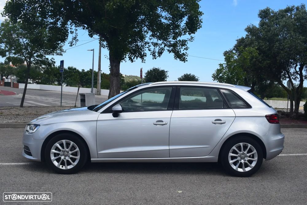 Audi A3 Sportback 1.6 TDI Advance - 4
