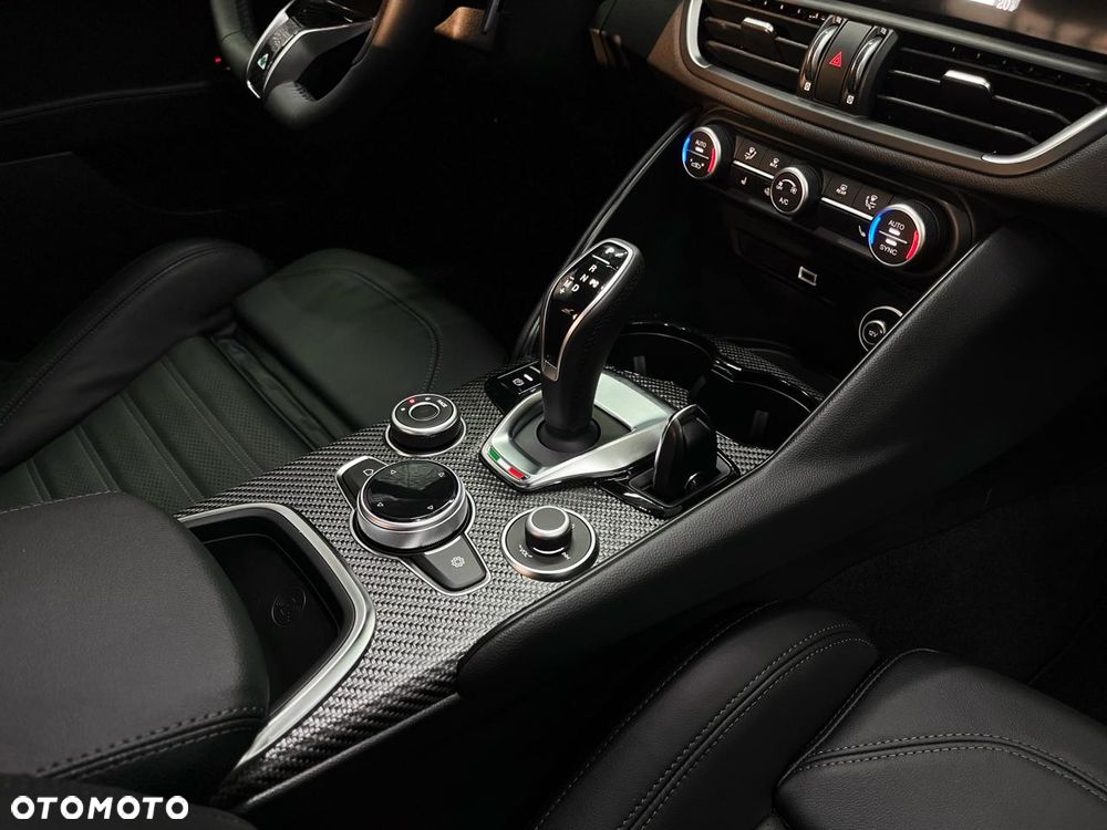 Alfa Romeo Giulia - 13