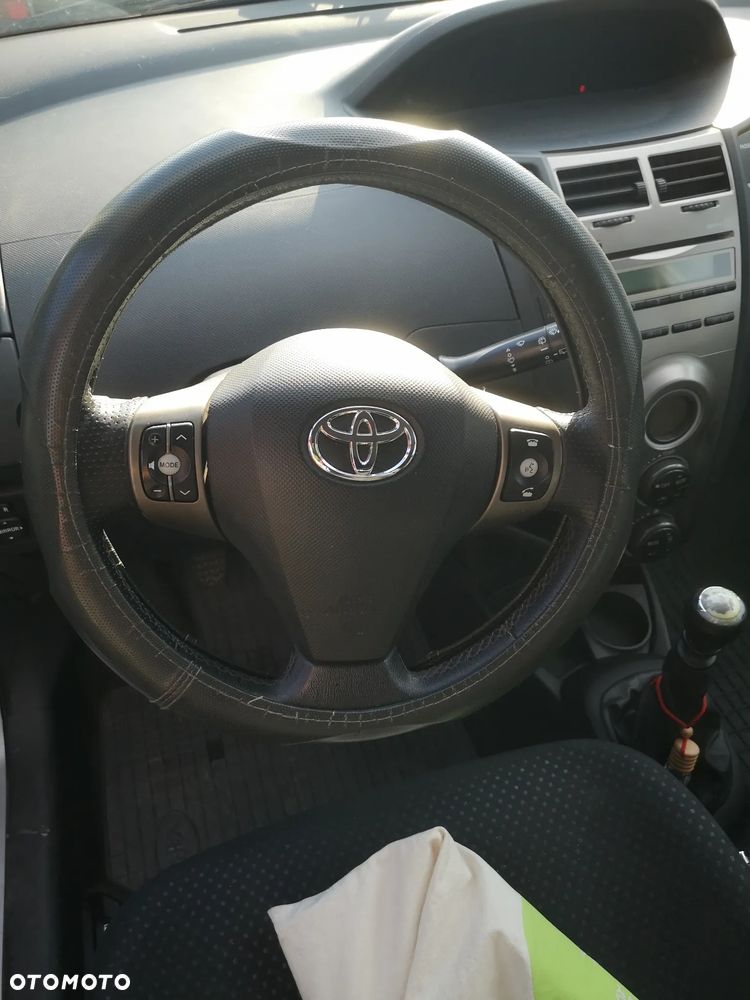 Toyota Yaris 1.4 D-4D Active - 6