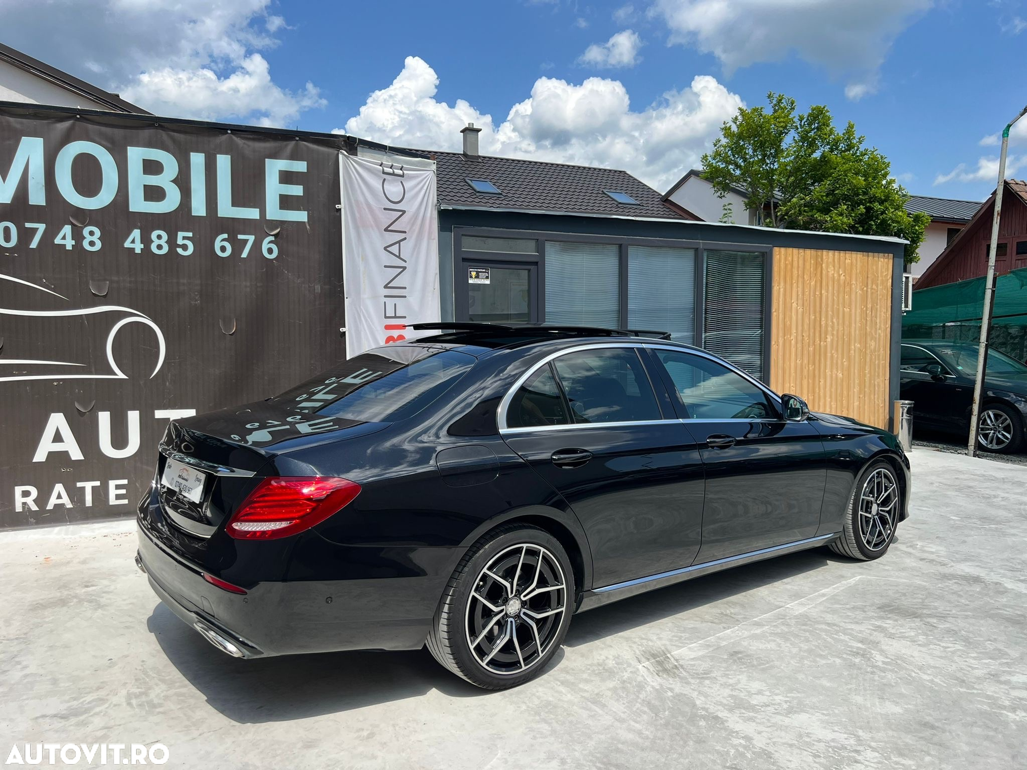 Mercedes-Benz E - 18