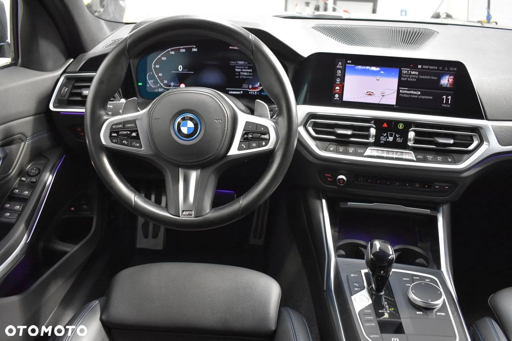 BMW Seria 3 330e M Sport - 17