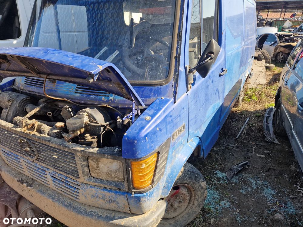 mercedes kaczka t1 maska zderzak lampa grill błotnik drzwi zbiornik paliwa szyba lusterko klamka - 4