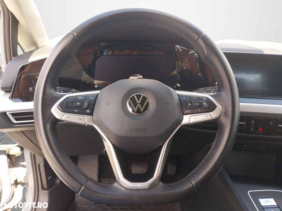 Volkswagen Golf - 10