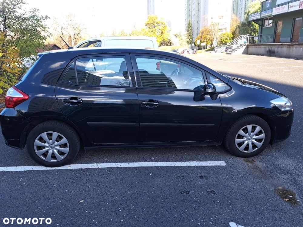 Toyota Auris 2012 photo 5