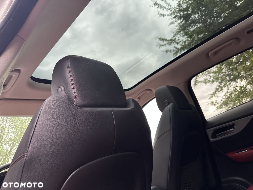 Jaguar F-Pace 2.0 i4D AWD R-Sport - 36