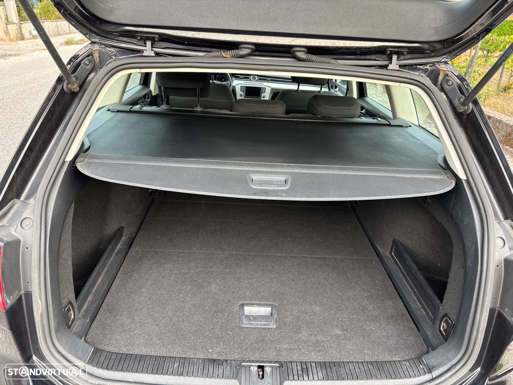 VW Passat Variant 1.6 TDI Confortline - 12