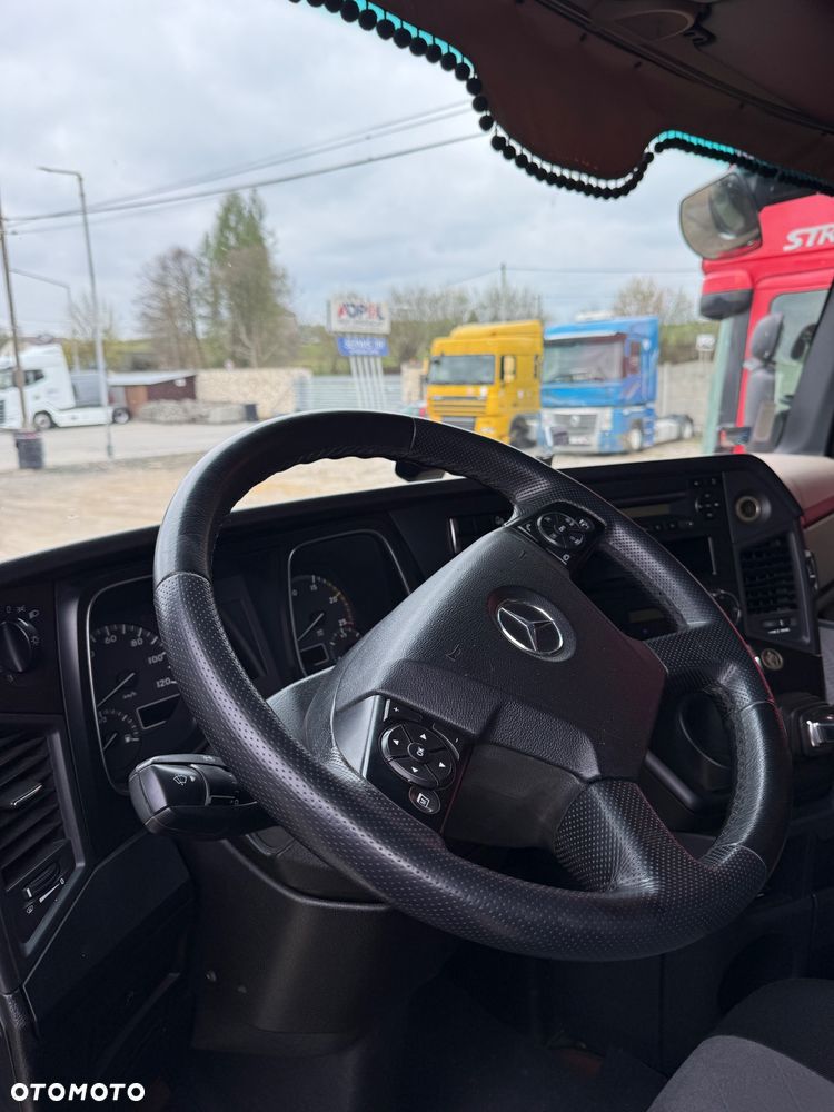 Mercedes-Benz Mp4 - 6