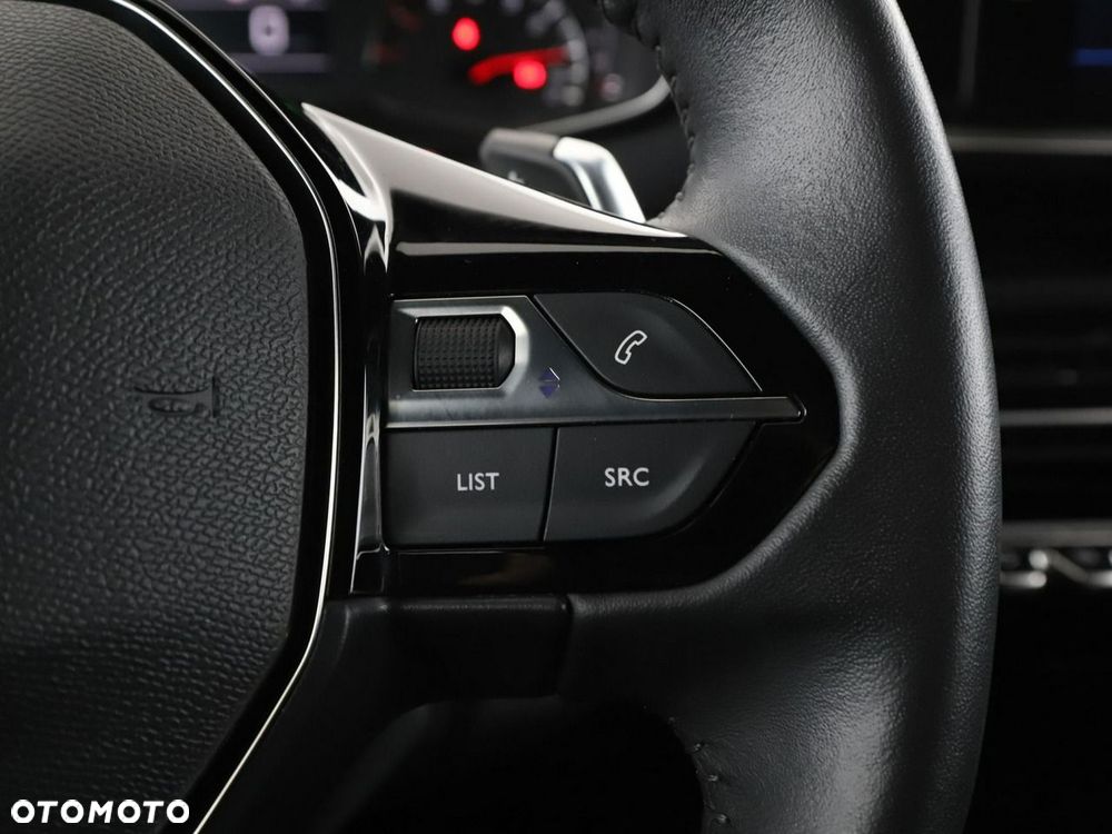 Peugeot 2008 1.5 BlueHDi Allure S&S EAT8 - 31