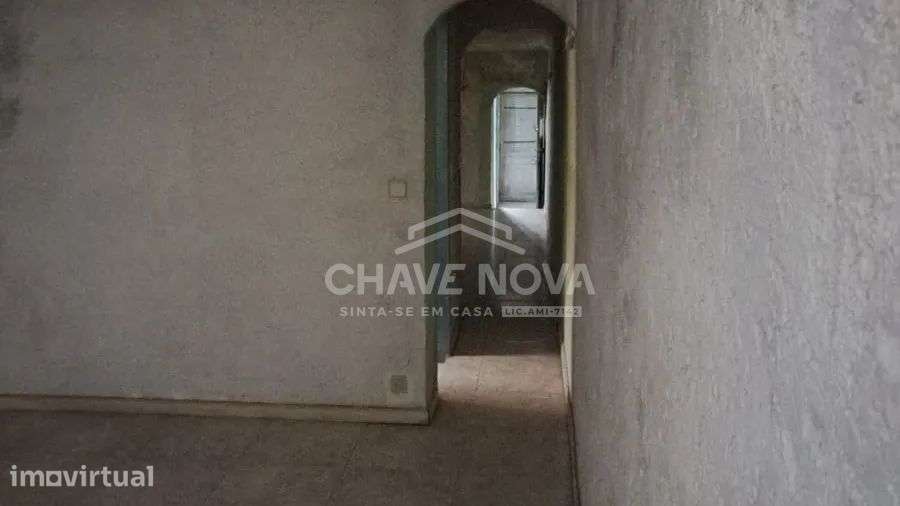 Andar Moradia T2 P/RENOVAR - Grande imagem: 3/5