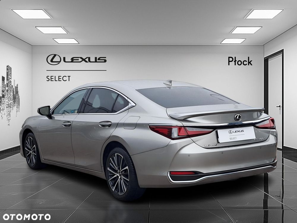 Lexus ES 300h Business Edition - 3