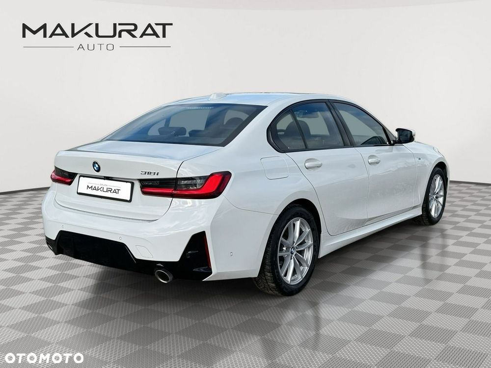 BMW 318I 2024 photo 4