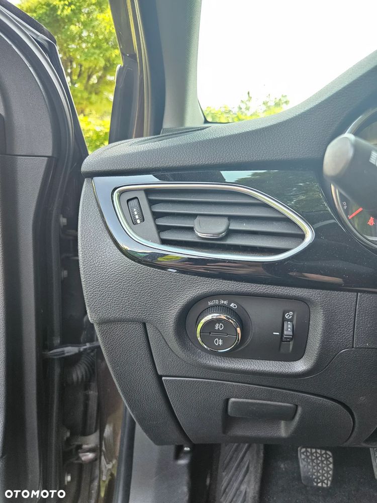 Opel Astra 1.6 CDTI Elite S&S - 12