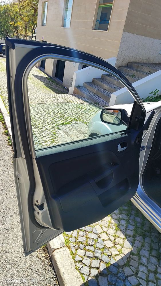 Ford Fiesta 1.25 Trend - 4