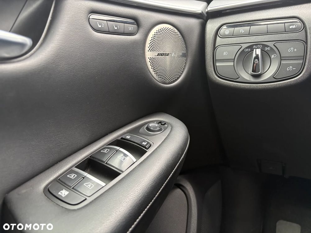 Infiniti QX50 - 11
