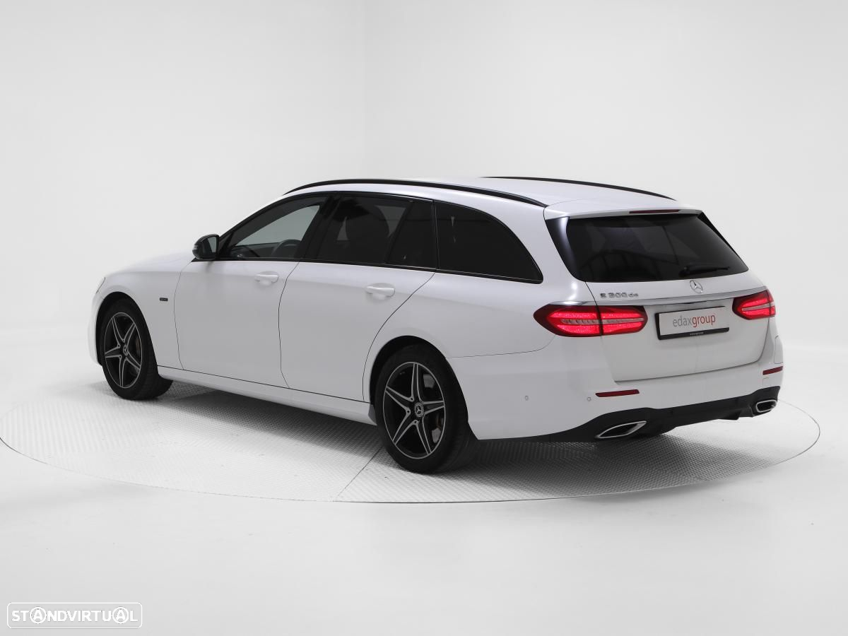 Mercedes-Benz E 300 de AMG Line - 4