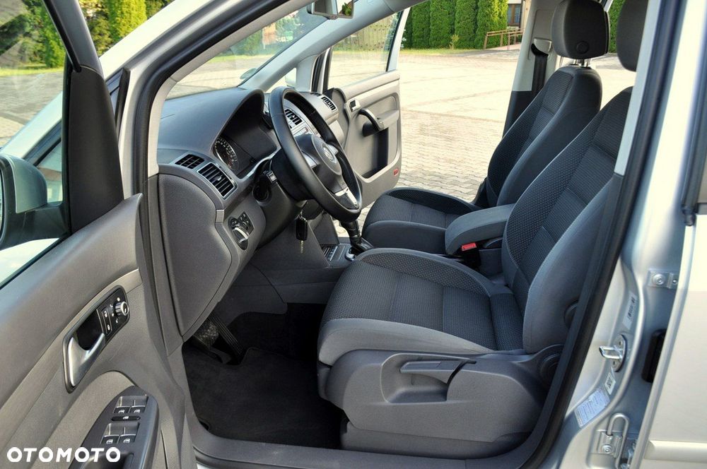 Volkswagen Touran - 21