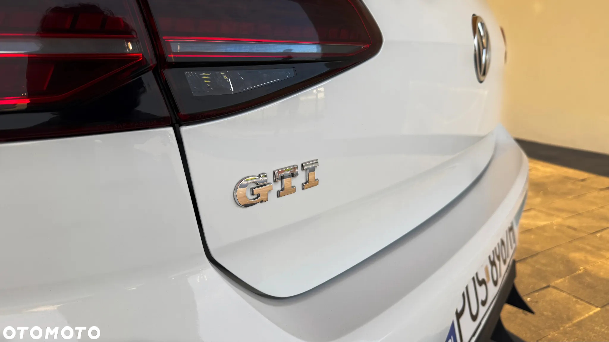 Volkswagen Golf - 23