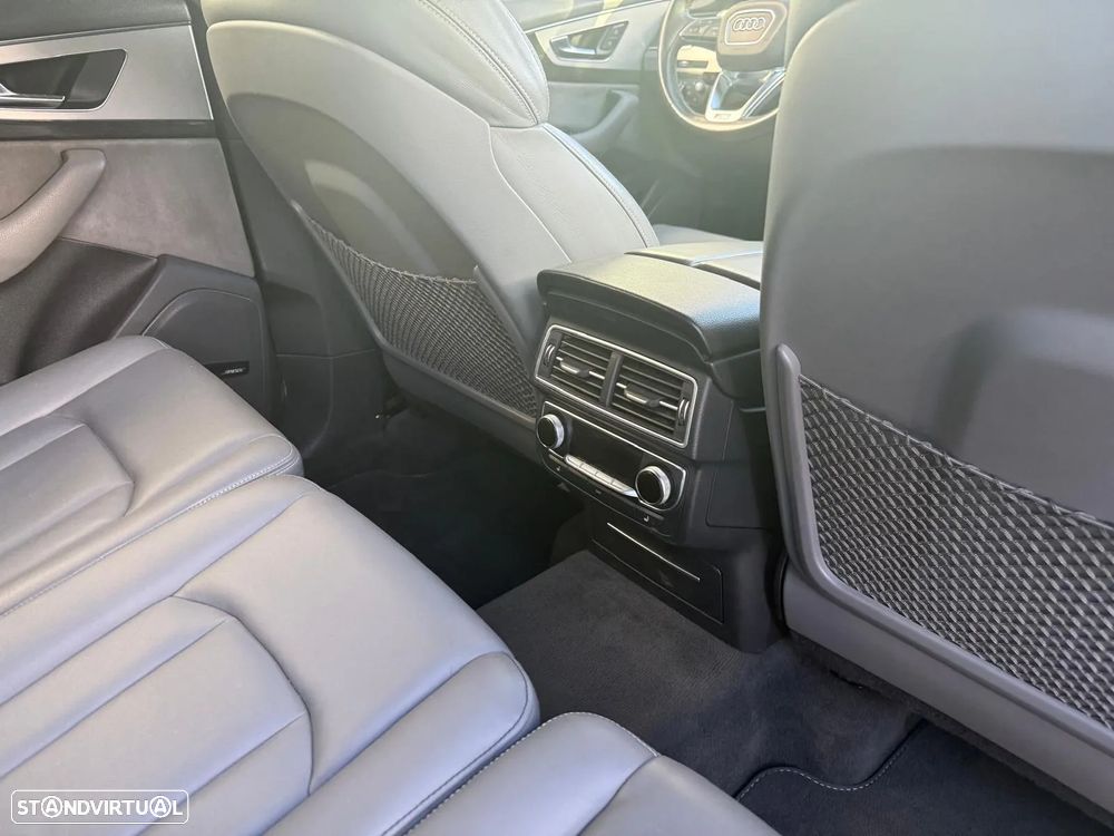 Audi Q7 3.0 TDI quattro S-line Tiptronic - 30