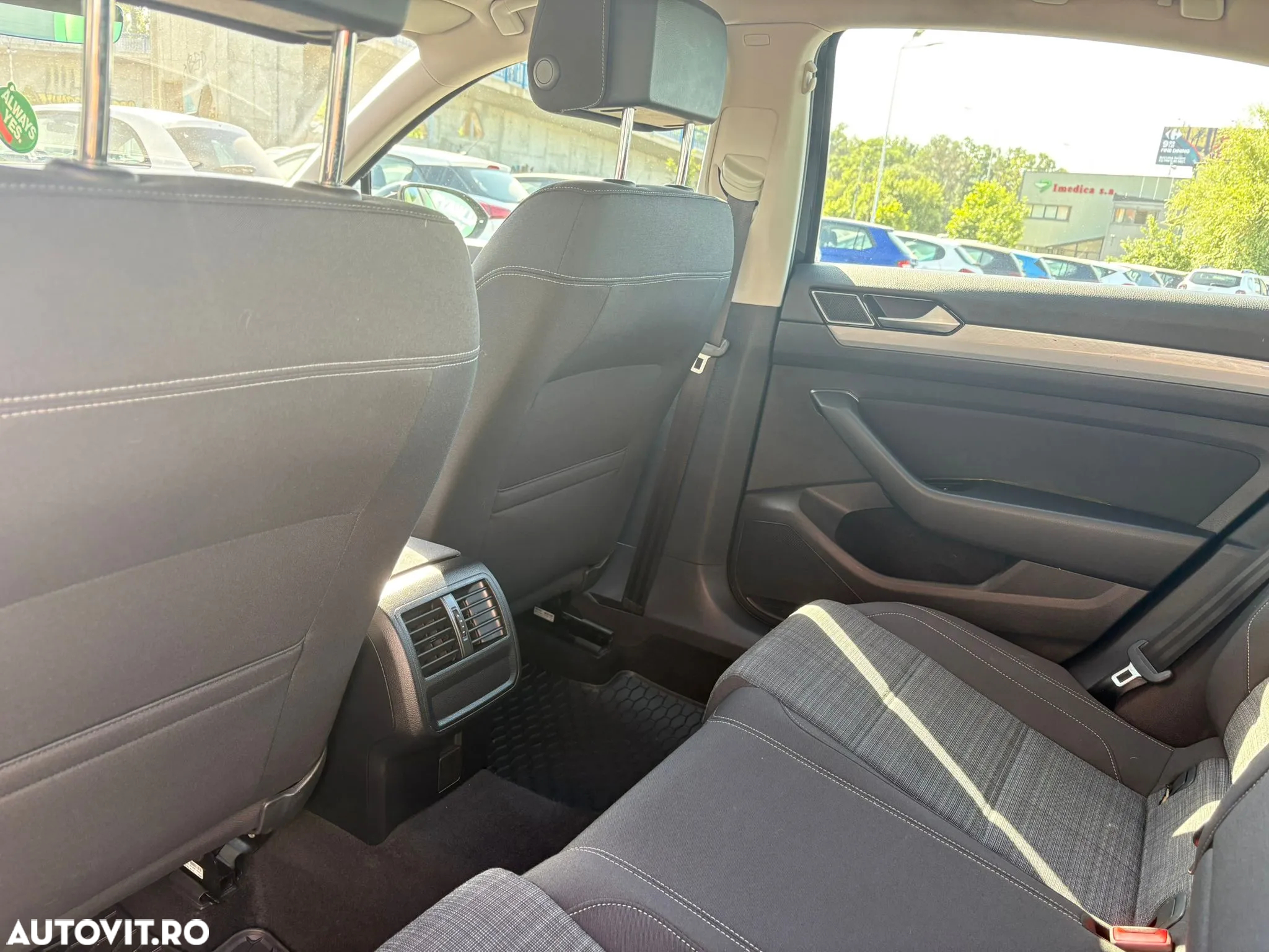 Volkswagen Passat - 5