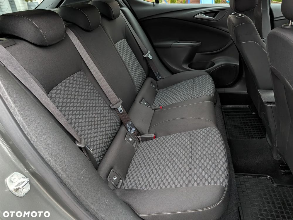 Opel Astra 1.4 T Enjoy S&S - 16