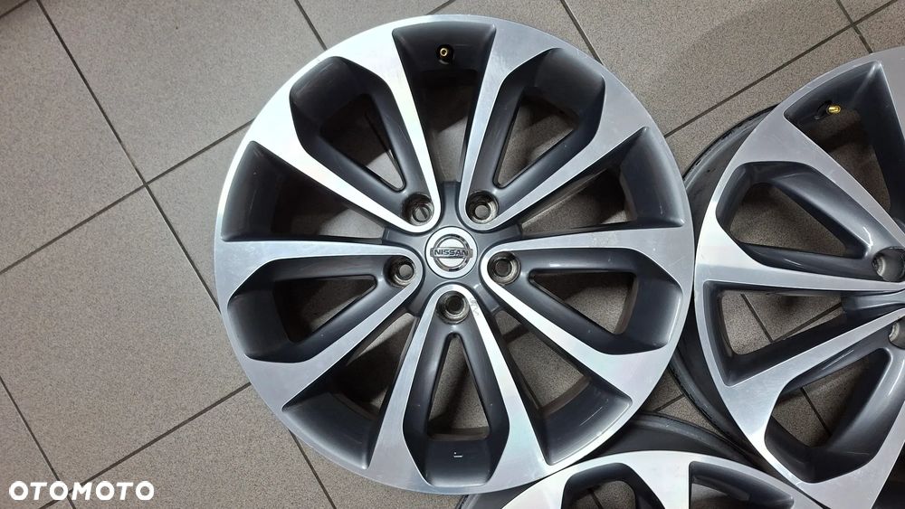 Felgi Aluminiowe 18 Nissan Qashqai 5x114.3 ET 40 - 11